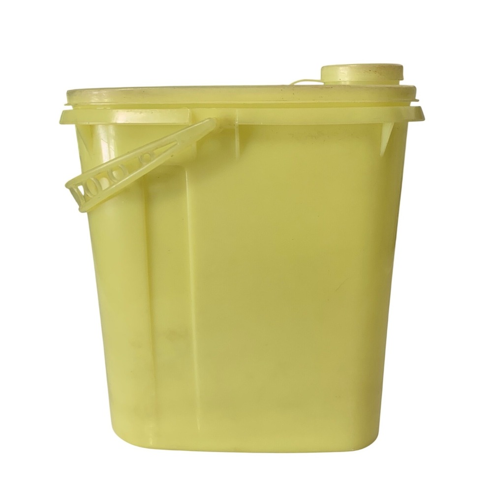Tupperware Vintage 2 Quart Slim Pitcher Yellow Retro Plastic Juice Container